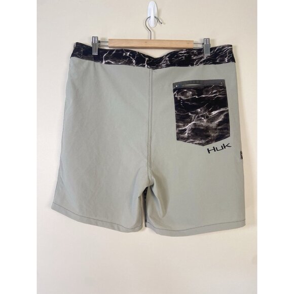 Huk Mens Elements Boardshorts Fishing Swim 30+ UPF Camo Mossy Oak Size 36 - Picture 7 of 10